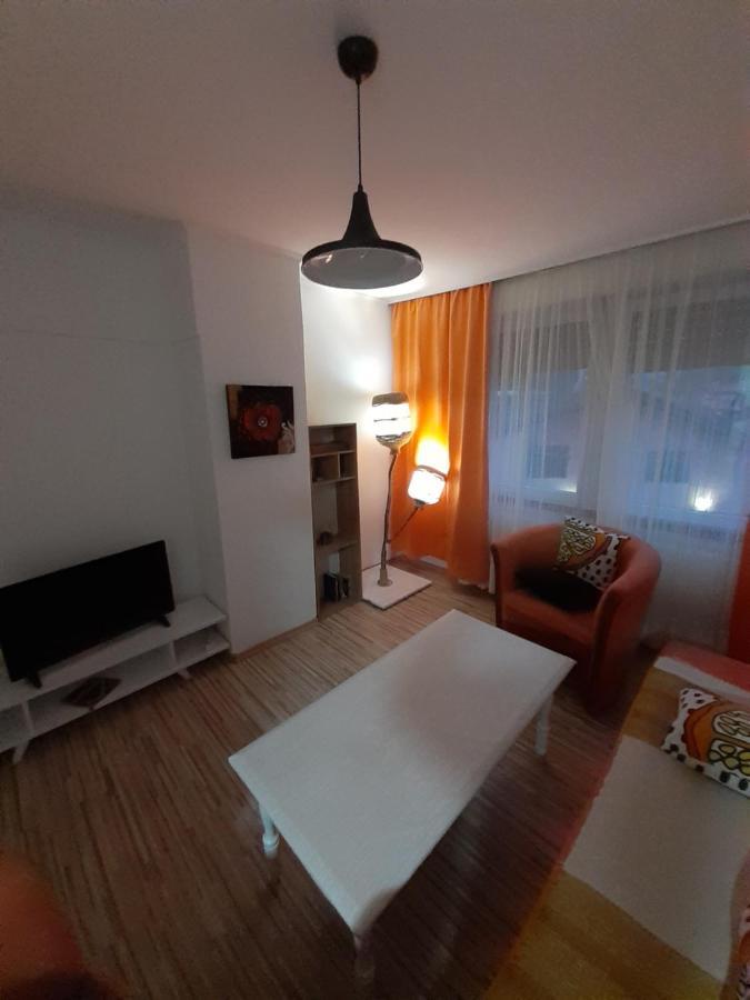 Rooms & Apartment Gh Pasha Тузла Екстер'єр фото