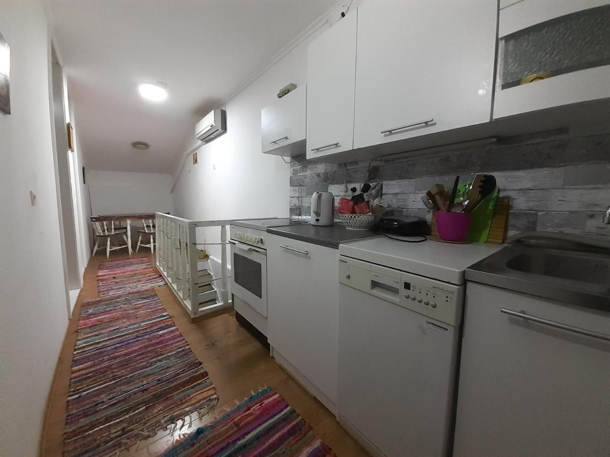 Rooms & Apartment Gh Pasha Тузла Екстер'єр фото