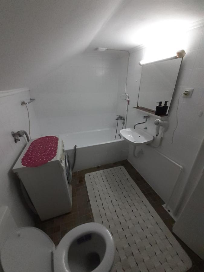 Rooms & Apartment Gh Pasha Тузла Екстер'єр фото
