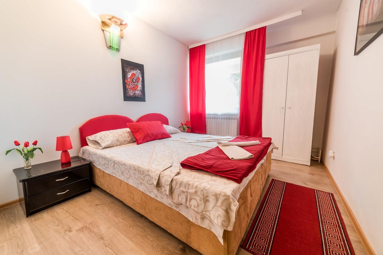 Rooms & Apartment Gh Pasha Тузла Екстер'єр фото