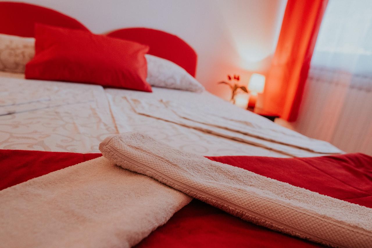 Rooms & Apartment Gh Pasha Тузла Номер фото