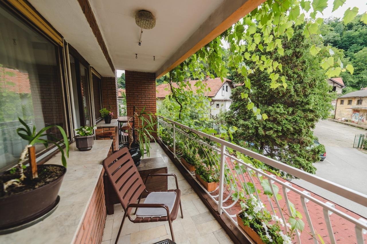 Rooms & Apartment Gh Pasha Тузла Екстер'єр фото