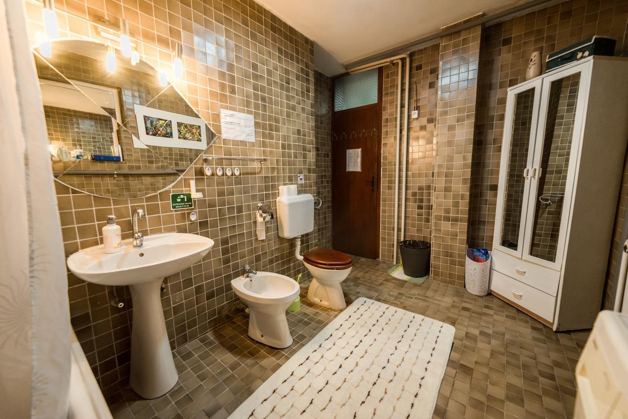 Rooms & Apartment Gh Pasha Тузла Номер фото