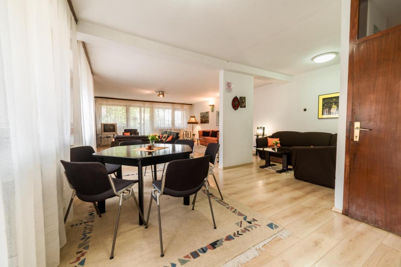 Rooms & Apartment Gh Pasha Тузла Екстер'єр фото