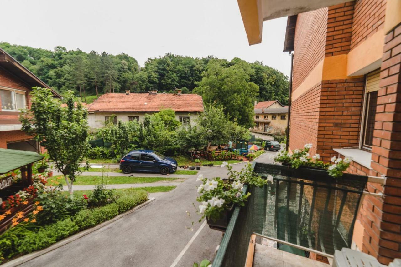 Rooms & Apartment Gh Pasha Тузла Екстер'єр фото